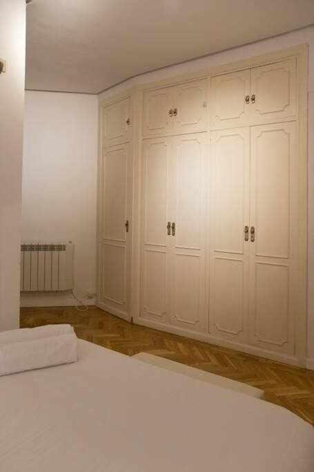 Un Elegante Piso Para Descubrir Madrid Exterior photo